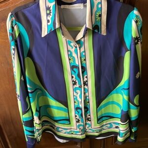 Women’s Mod-looking button front top- Made in Brazil.